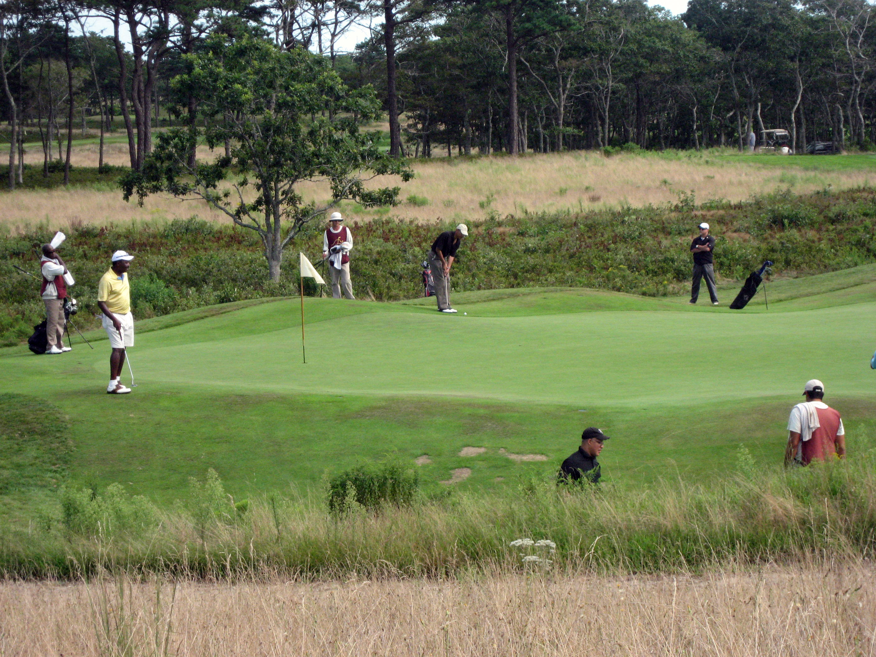 Obama golfing