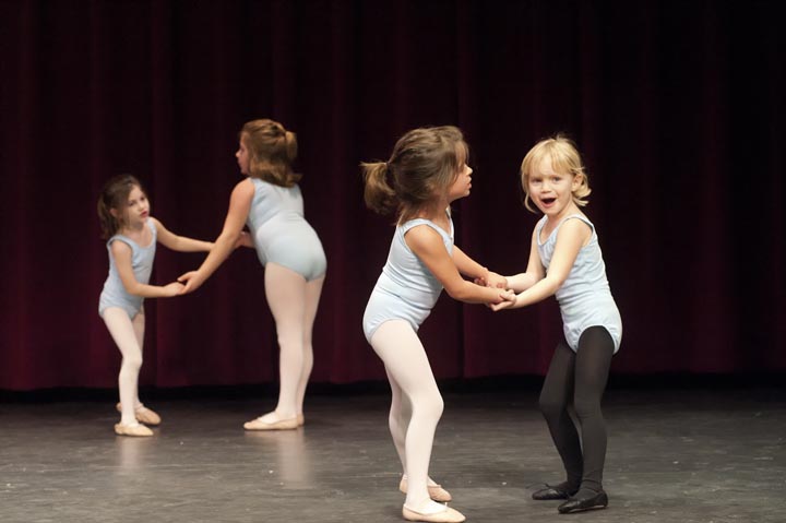 girls dance