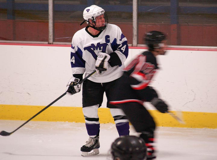 Tyler Araujo ice hockey