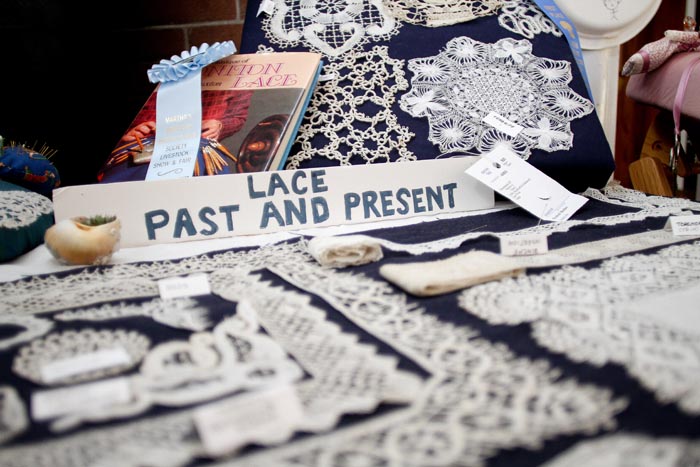 lace display