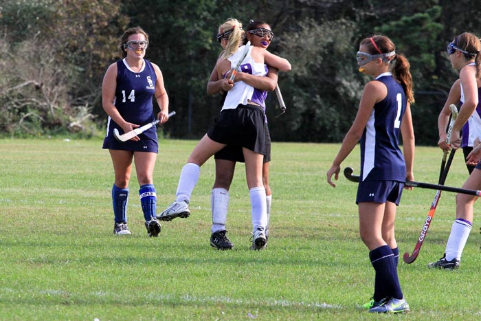 Issy Smith Kendall Robinson field hocky