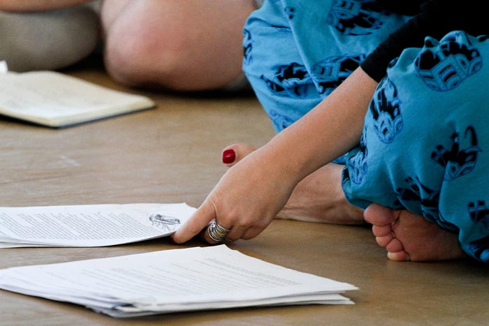 hand paper blue toes
