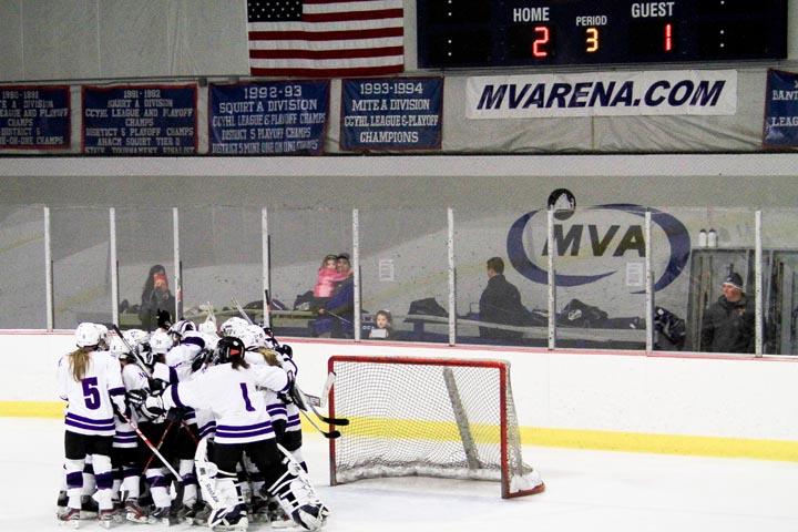 Marthas Vineyard girls hockey