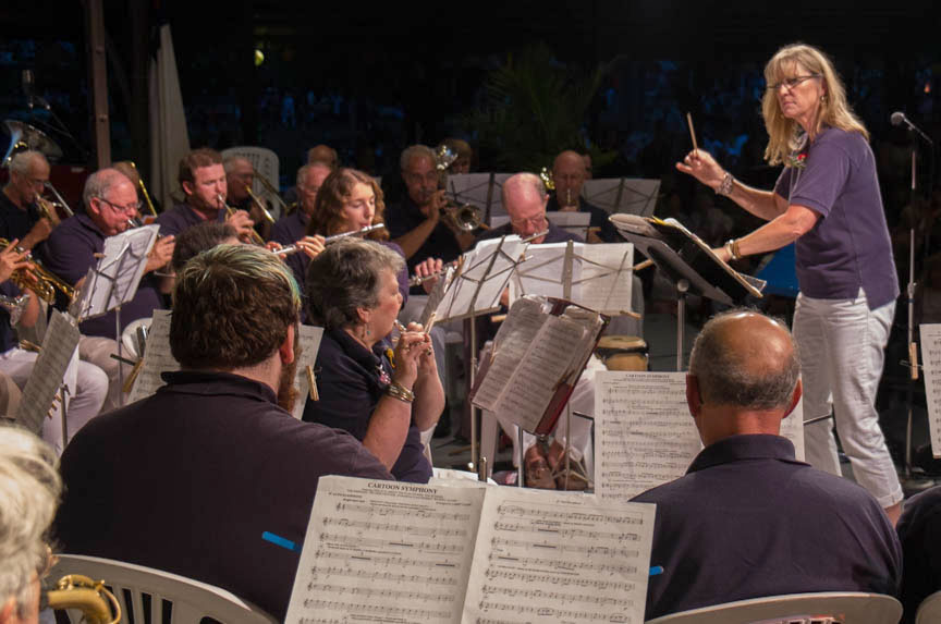 Vineyard Haven Band played.