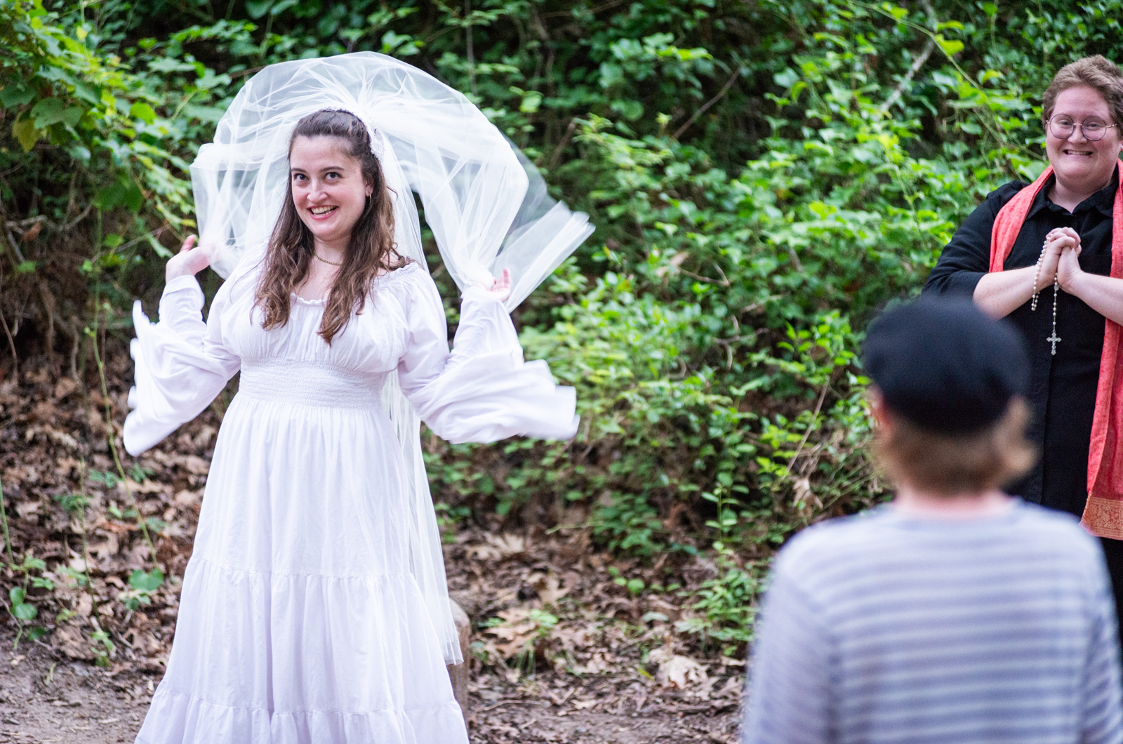 Ellie Brelis (Olivia) proposes marriage to Sebastian (the wrong Sebastian).