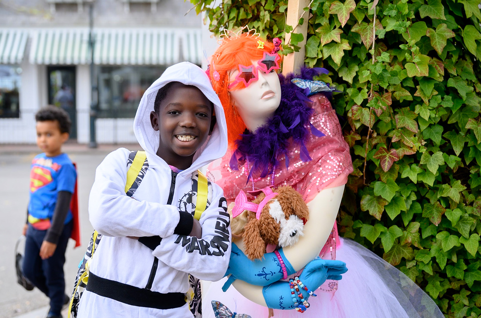 Donaime Juster poses with his friend.