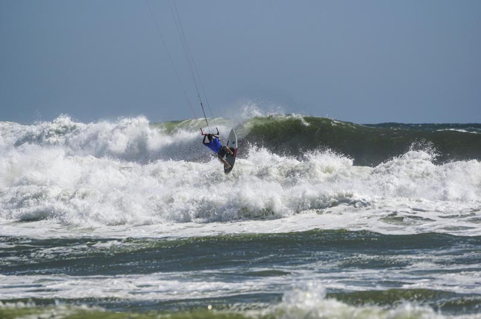 Vineyard Gazette | Kitesurfing | It's a Bird, It's a Plane, No It's ...