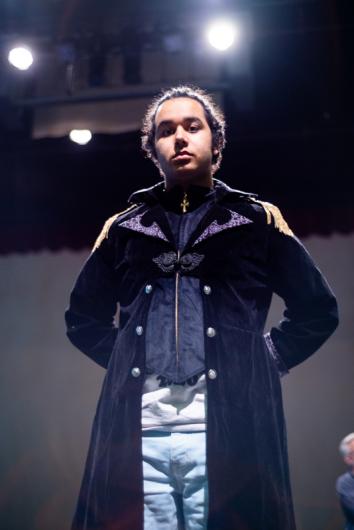 Emmett Favreau (Javert)