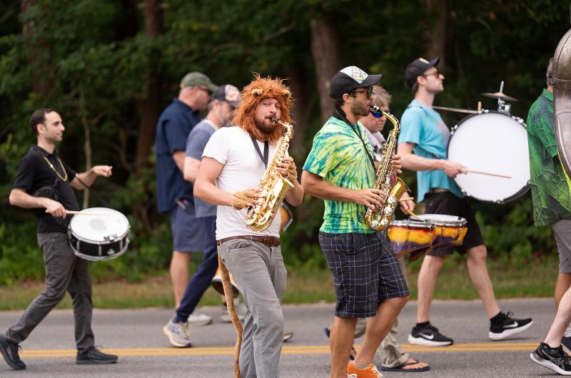 Mason Fischer (center) of the Upisland Band is getting in the spirit.
