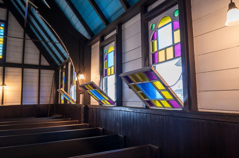 Soft light in Trinity church.