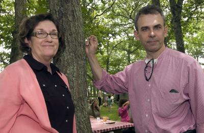Publisher Jan Pogue and author Tom Dunlop.