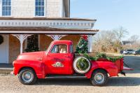 The iconic Vineyard Gazette truck was in attendance of course.